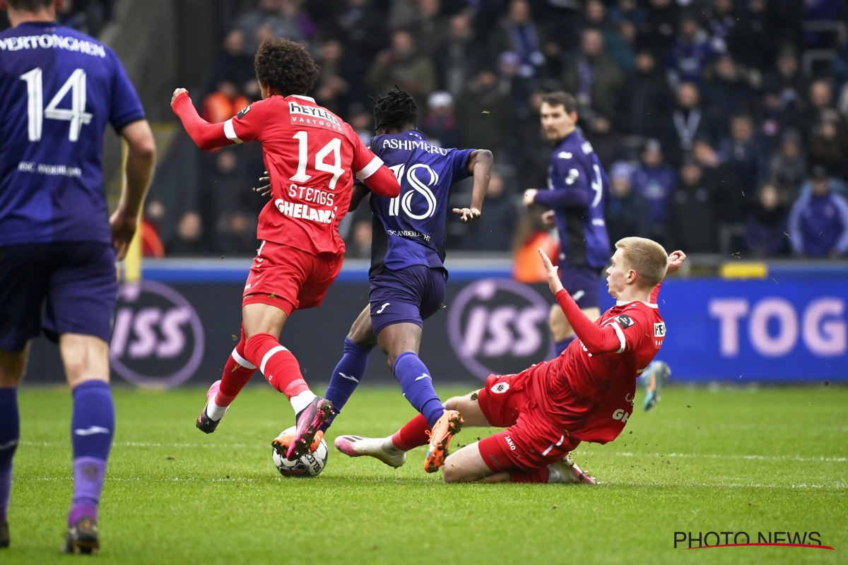 Gewezen goalgetter Antwerp, Anderlecht en Standard naar laagvlieger 1A? "Die clubs kennen niets van voetbal"