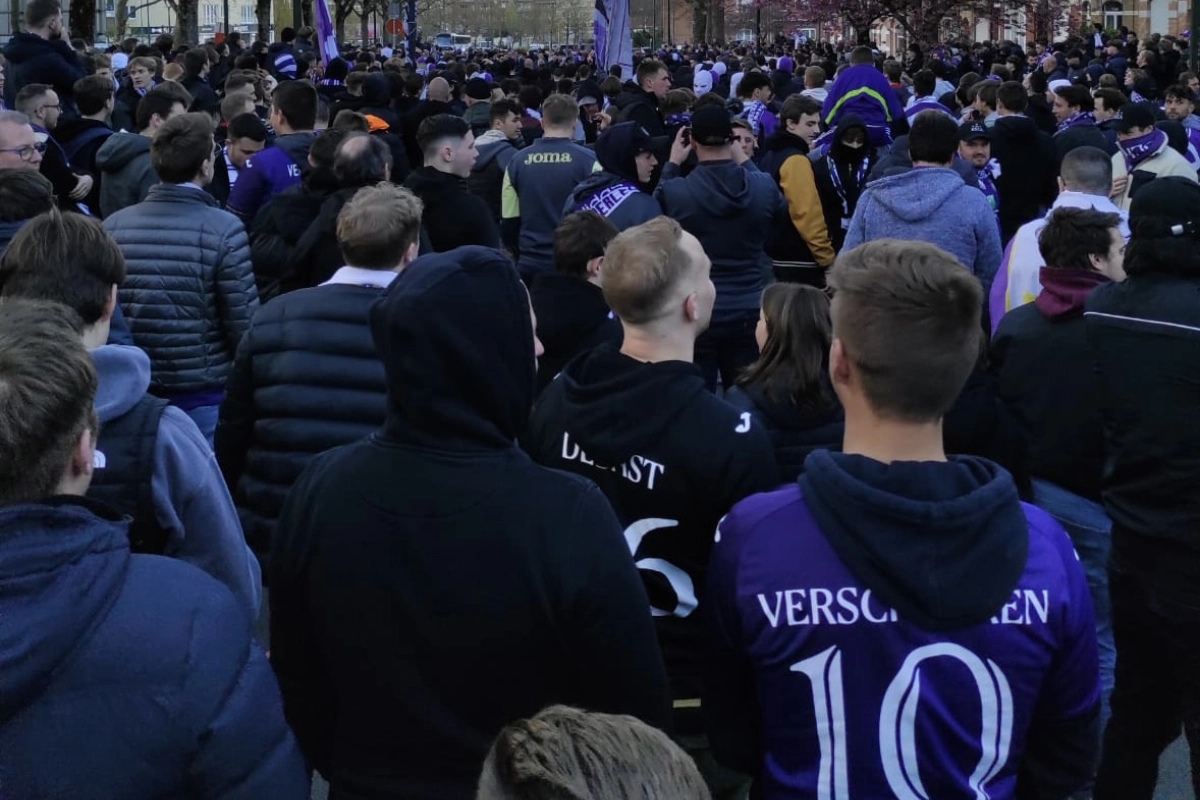 🎥 Fans van Anderlecht laten de spelers voelen hoe belangrijk dit is