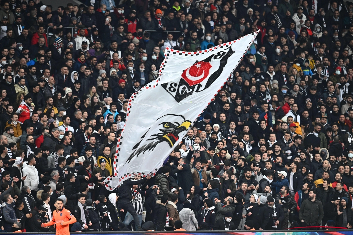 Besiktas-spits en ex-Standard Jackson Muleka daagt Club Brugge uit: "Wij zijn voorbereid op een helse atmosfeer"