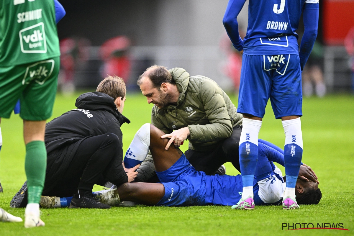 🎥 Iedereen dacht aan rood tijdens KAA Gent-Antwerp, VAR komt meteen met zeer duidelijke uitleg