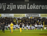 Opvallend: spelers Sporting Lokeren gingen na de wedstrijd meteen naar binnen, maar kwamen daarna terug het veld op