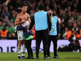 🎥 Schitterend beeld: Ronaldo geeft jonge veldbestormster shirt (al lijkt de Ierse doelman daar niet blij mee)