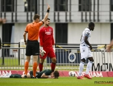 🎥 Nsoki pakt uit met kopstoot in oefenwedstrijd, supporters in twee kampen: "Marginaal" vs "Held, heel Brugge haat Baeten"