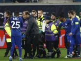 En plots is iedereen stil in de Ghelamco Arena: Gent-doelman loopt horrorblessure op en kermt het uit