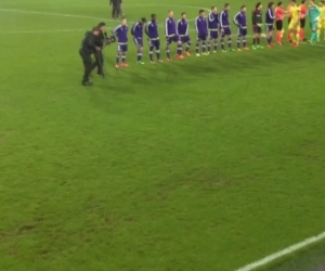 We houden ons hart vast voor zondag: het veld van Anderlecht lijkt op kraterzone