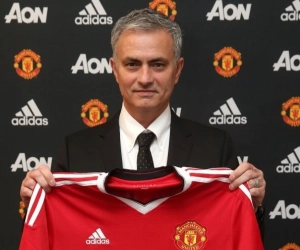 OFFICIEEL: Mourinho is trainer van United en krijgt enorm shopbudget