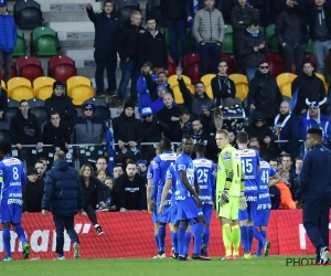 Genk-spelers durven eigen fans niet onder ogen komen na de 6-0-pandoering, maar dat werd door de furieuze aanhang niet aanvaard...