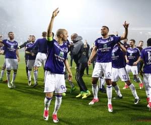 VIDEO: Anderlecht geraakt niet aan volledig elftal op eerste training