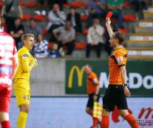 Eén keeper rood en nu... "Ja, nu moet ik Bailly zetten die nog zwaar moet vermageren"