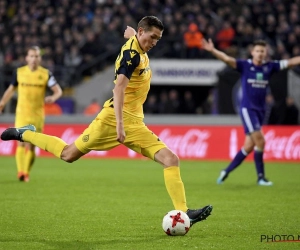 Club Brugge-spelers beklagen zich eerste helft: "We hadden moeten scoren" en "Als hij zich laat vallen, is het penalty"