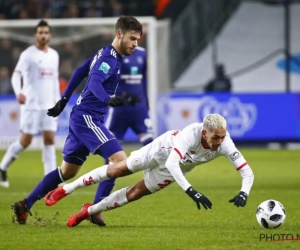 Ook ref Wouters kreeg een veeg uit de pan: "Het was een duidelijke penalty" en "Om de 30 seconden lag het spel stil"