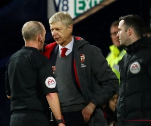 Arsenal-coach Wenger ging helemaal zijn boekje te buiten op oudejaarsavond: "Jij bent een schande en niet eerlijk"