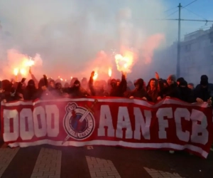 ? Het brandt al aan de Bosuil! Fans Antwerp zetten de toon met vurige optocht: "Dood aan FCB!"