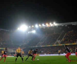 ? "Mag-ni-fiek" en "Kippenvel": spelers en trainer vol lof over hoe fans Mechelen hun ploeg hart onder riem steken na 0 op 18