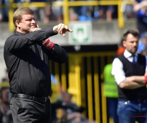 Club Brugge-fans jennen Vanhaezebrouck met 'dikke Hein', die op zijn manier reageert