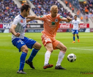 "Zelfs met een rolstoel op het veld, speelt Deschacht nog zijn match" en "Misschien paar spelers van Gent casten voor onze volgende film, wat een acteurs!"