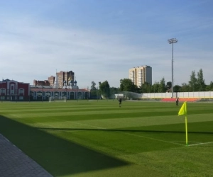 🎥 Is dit het meest 'unieke' voetbalveld ter wereld? Oordeelt u gerust zelf...