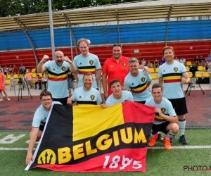 Duivel-fans vinden geen Panamezen die tegen hen willen/durven voetballen en spelen Fan Match dan maar tegen Russen