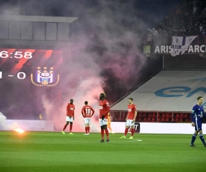 "Mauve/Rouche un jour, Mauve/Rouche toujours": Standard beschuldigt Anderlecht van 'spieken' en ontketent oorlogje op sociale media