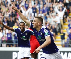 Anderlecht zwoegt zich tegen Standard dankzij Saelemaekers naar eerste winst