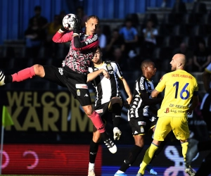 Gedoe rond truitjes Charleroi - Anderlecht? Wat dan gezegd van de keeperstrui? Penneteau reageerde gevat