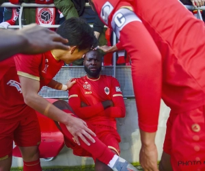 Lamkel Ze beroert weer de gemoederen: geniale actie, gele schorsing: "Het stoort me enorm!"