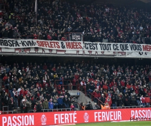 📷 Standardfans houden woord en hebben enkele gewaagde spandoeken klaar voor KV Mechelen: "Vuile handen tonen?"