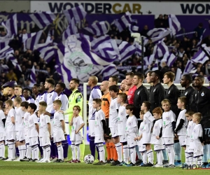 Anderlecht moet nieuwe boete vrezen voor gezangen tegen Club Brugge, blauw-zwarte fans reageren met humor: "In play-off 2 is het ook plezant"