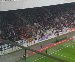 Charleroi-supporters pleiten op de Bosuil net voor pyro: "If love is fire ..."