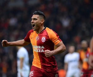 Onyekuru, Donk en Falcao schenken Galatasaray de zege in knotsgekke Turkse derby met 15(!) kaarten