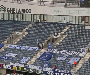 📷 Supporters KAA Gent komen met leuke boodschappen voor de zorgsector en de spelers en lachen ... met het lege stadion