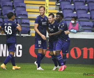 Bij Anderlecht test een speler positief op het coronavirus