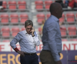 Fans Zulte Waregem komen opnieuw met duidelijke boodschappen tijdens blamage, Dury reageert: "Zou goedkoop zijn"