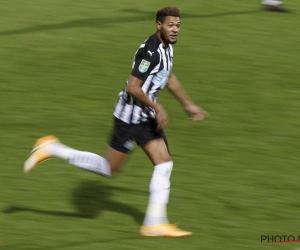 🎥 Kan het nog erger?! Newcastle-spits mist vanop enkele centimeters