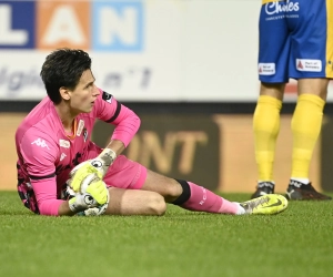 Doelman Charleroi maakt na anderhalf jaar eindelijk debuut: "Trots, maar ook ontgoocheld"