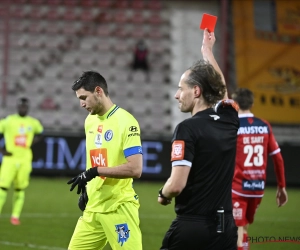 Vanhaezebrouck over rode kaart Yaremchuk: "Dat is eigen aan verdedigers die tegen een goede spits staan"