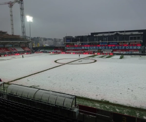 📷  Veld van KV Oostende omgedoopt in een sneeuwtapijt, maar: "Tot nader order wordt er gewoon gespeeld"