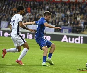 Anderlecht begint de wedstrijd met een geste aan AA Gent