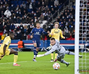 Bruggeling maakt indruk in Parc des Princes: "Met kop en schouders bovenuit"