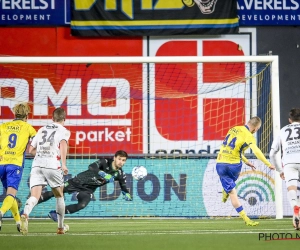 Christian Brüls reageert laconiek op afgekeurd doelpunt: "Zag dat meneer Boucaut in het VAR-busje zat... Dan schrik ik er niet van"