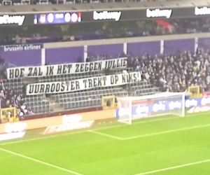 Anderlechtfans protesteren met spandoek tegen aanvangsuur van bekermatch