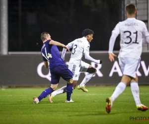 🎥 Anderlecht-fans geven spelersbus warm welkom voor halve finale tegen Eupen