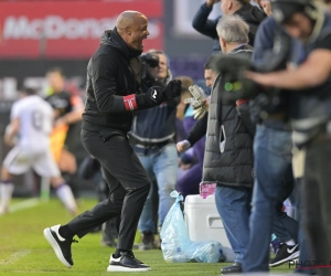 🎥 Dat het ook Kompany deugd deed: coach viert met papa en krijgt cadeau van de spelers