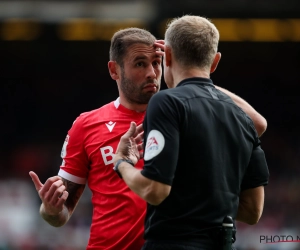 Dramatisch verhaal van Forest-verdediger: promotiematch aan het spelen terwijl zijn vader in het stadion een hartstilstand kreeg