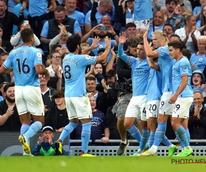 Manchester City speelt Manchester United al voor de rust zoek, Haaland maakt derde hattrick op rij in Etihad Stadium