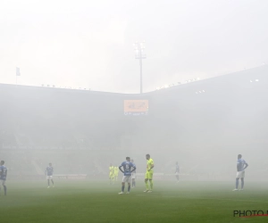 Spitsen, ref én fans op de korrel genomen in topper tussen Genk en Gent: "Buiten met die idioten"