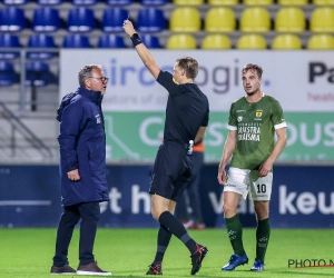 🎥 Nederlandse coach geeft interview van het weekend: "Is hij de VAR? Dat kan niet! Ok, dan is het penalty" en "Slappe L-U-L" 