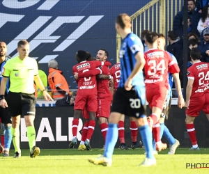 Antwerp veegt 2-0 achterstand weg op Club Brugge na een discutabele penaltyfout van Mechele in beladen topper