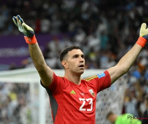 📷 WK-held Emiliano Martinez zet tattoo op een bijzondere plek