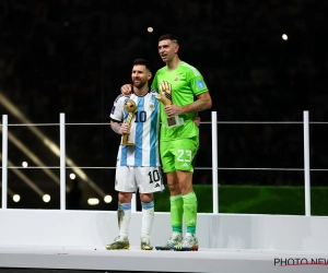 🎥 Emiliano Martinez is opnieuw de penaltyheld, maar zorgt nadien ook voor controverse met obsceen gebaar